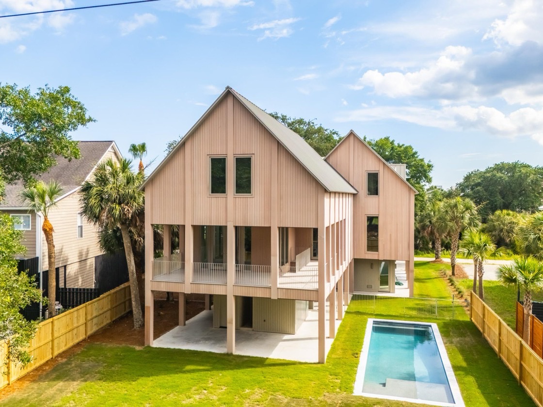 3102 Fort Street